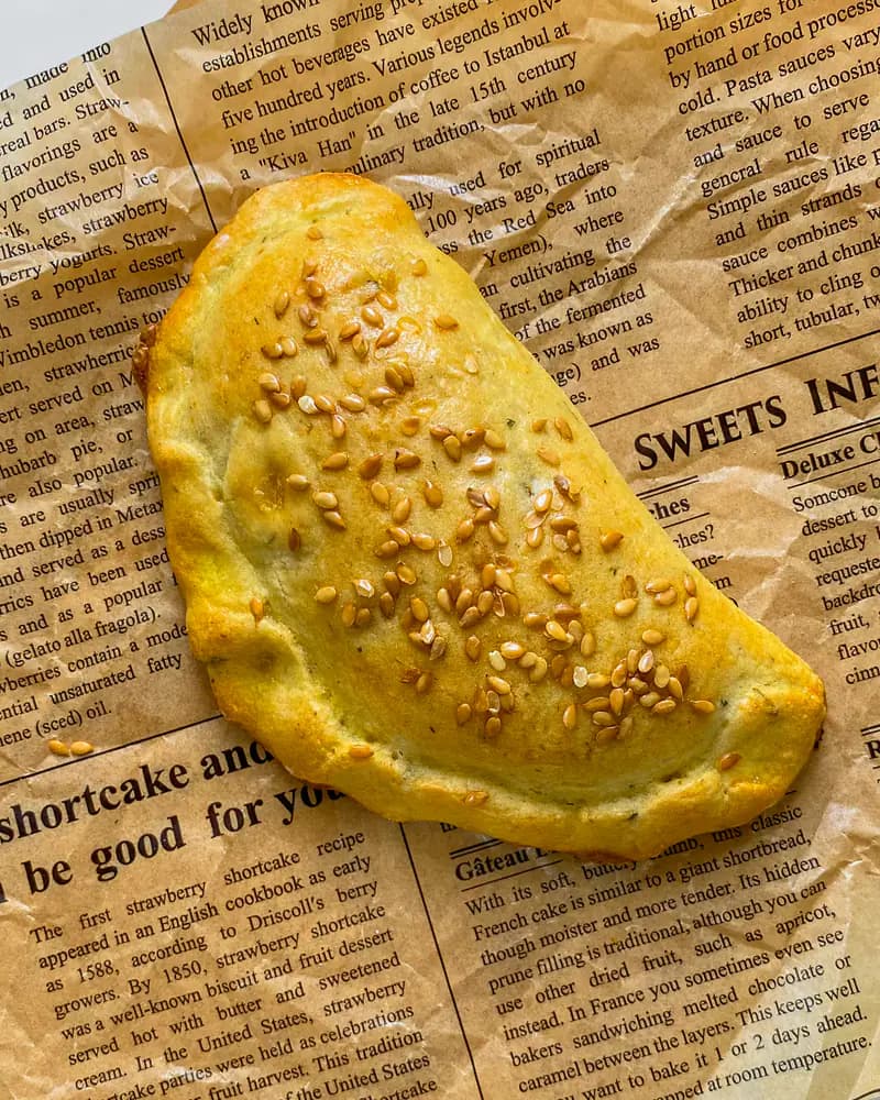 Pastel assado tipo calzone